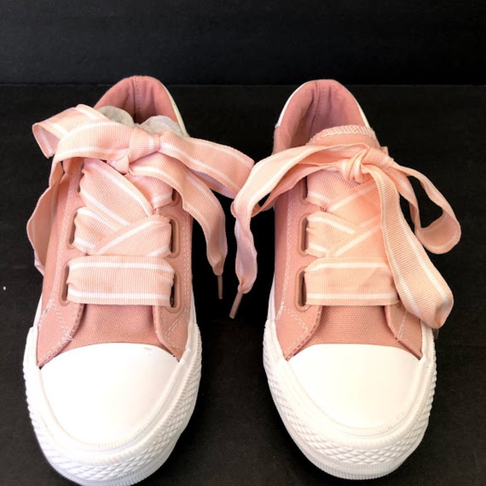 Women's NEW Wide Ribbon Lace Canvas Snecker